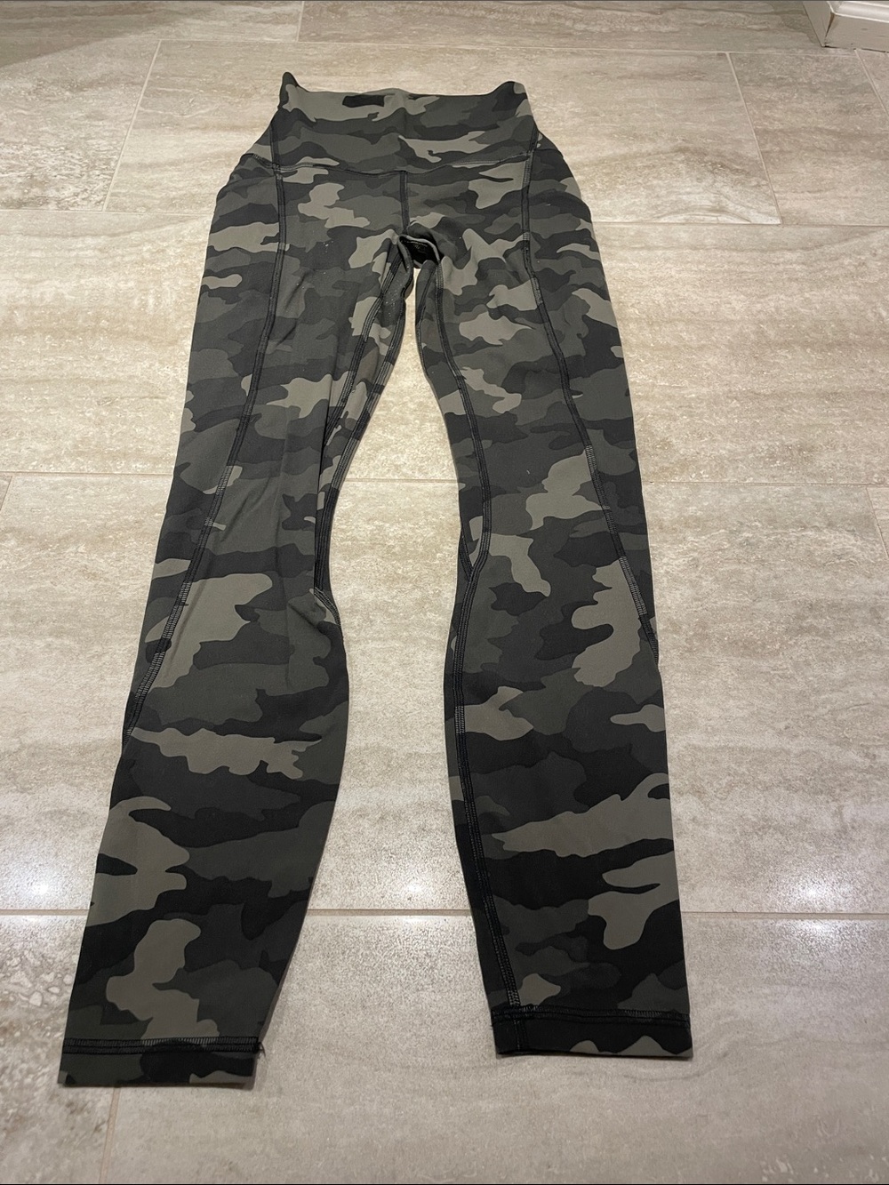 Lululemon Align High-Rise Pant 25" with Pockets – Camo Green – Size 2 (LW5DVWS)